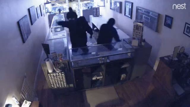 Thieves hack away at jewelry cases with hammers at San Rafael store, take off in gold Mercedes