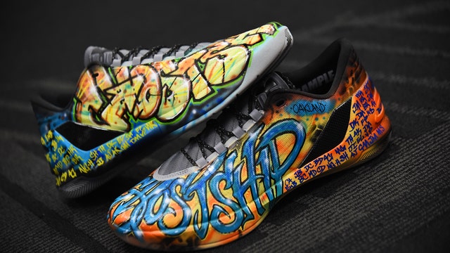 Shoes worn by Steph Curry raise $45k for Oakland fire relief fund