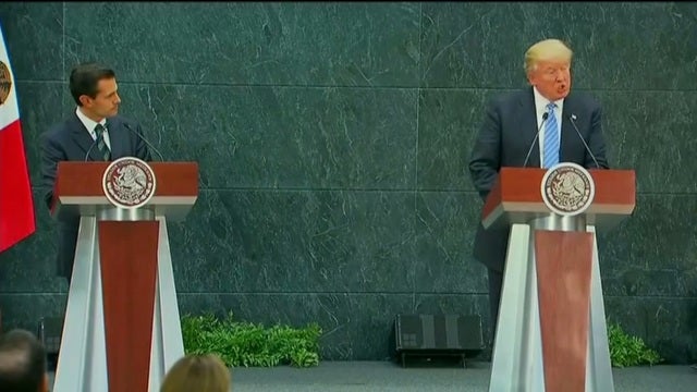 Donald Trump appears in Mexico before laying out immigration ideas