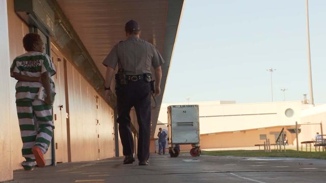 Calif. senator calls for audit of Alameda County Sheriff's Office, jail after 2 Investigates report