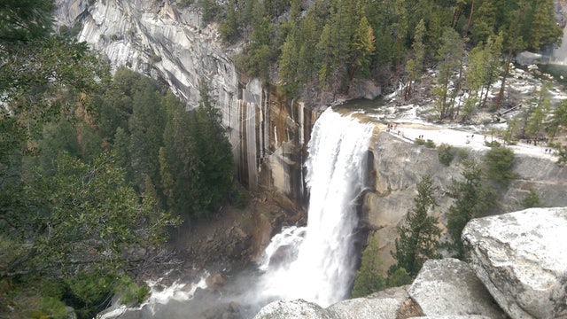 Expect weeks of peak waterfall activity in Yosemite park