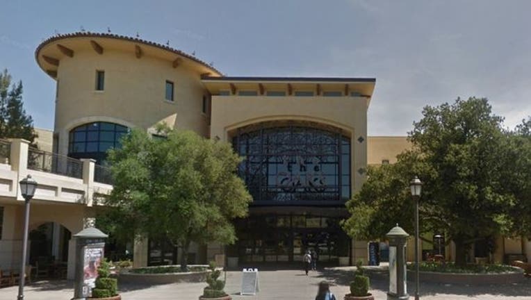 2380e762-Gunman kills 1 at Southern California mall, wounds himself