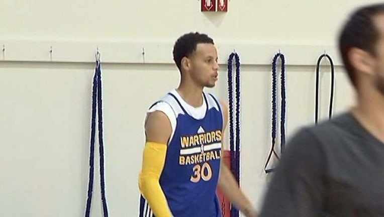 Golden State Warriors guard Stephen Curry to wear arm sleeve in