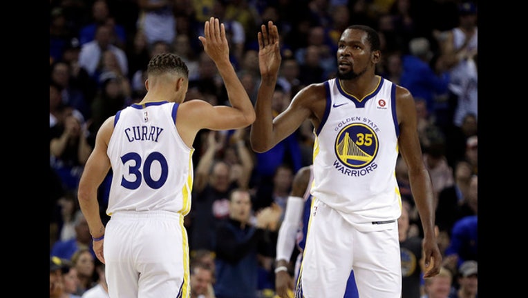 99e8bca1-76ers Warriors Basketball_1510589866547