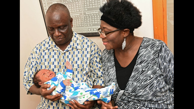 94d68b5b-59-Year-Old Gives Birth_1500398449858