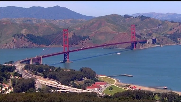BAY_AREA_PEOPLE_Golden_Gate_Bridge_Traff_0_20151214181831