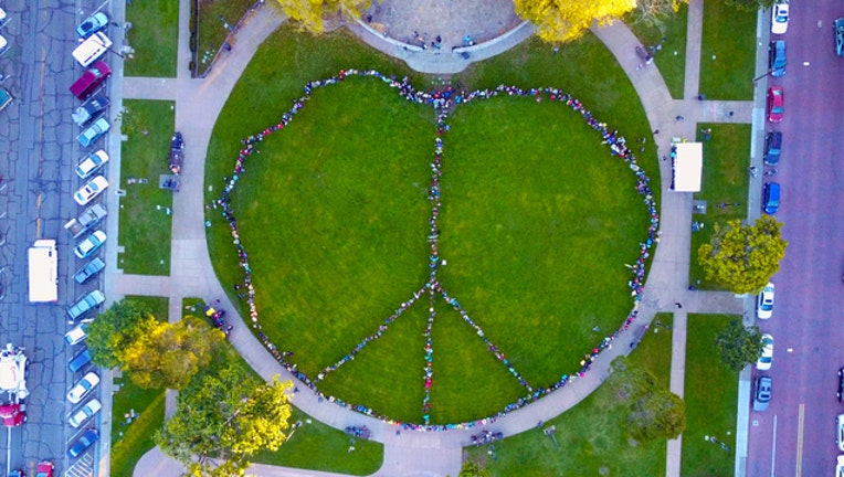 41756a22-Berkeley Peace Kunze_1479487254574.jpg