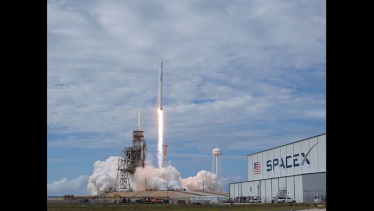SpaceX - GETTY-407068