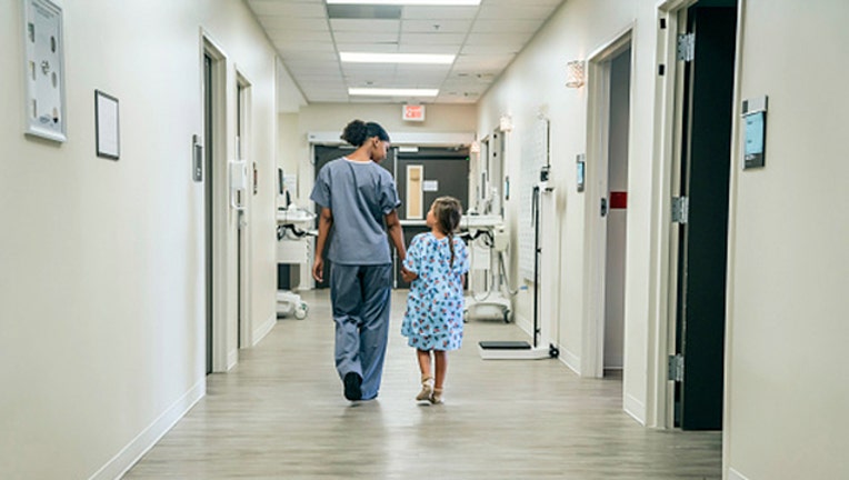 ad6a045e-Getty_kid in hospital_122618_1545830654027.jpg-403440.jpg