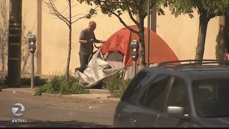 547d7f54-Homeless_encampment_in_SF_Potrero_Hill_s_0_20170309020112
