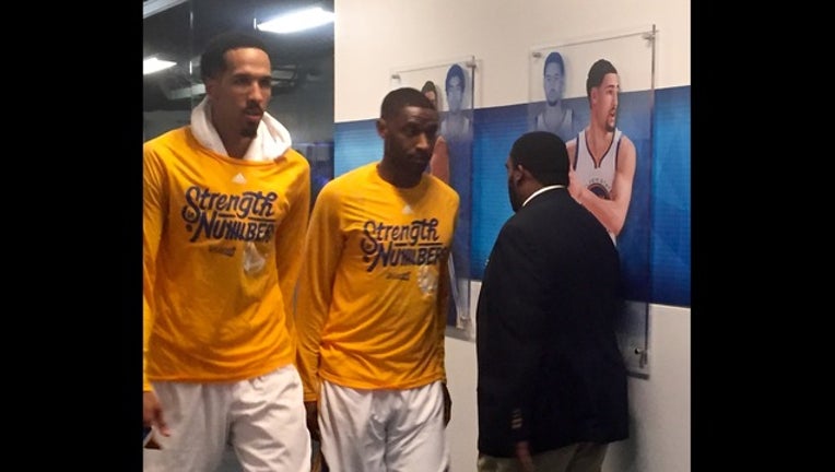 Shaun Livingston walks to lockeroom after Warriors game 2 win over Houston