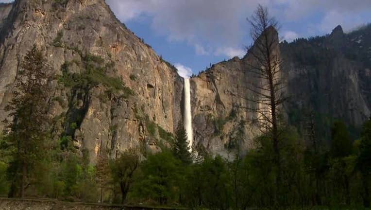 Merced_River_in_Yosemite_close_to_flood__0_20170510174027