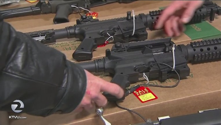 f834f386-OAKLAND__Gun_sales_at_record_high_amid_c_0_20151009234606