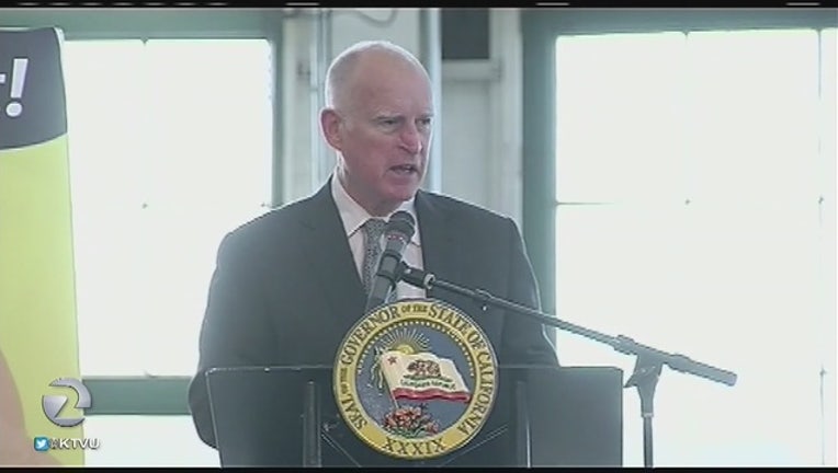 3b26cb67-RICHMOND__Gov__Brown_signs_historic_equa_0_20151007054238