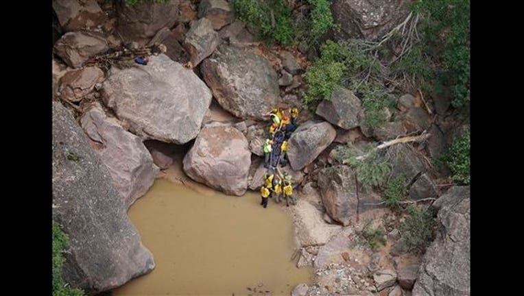 347a2c7b-APTOPIX Fatal Flash Floods_1442580989373