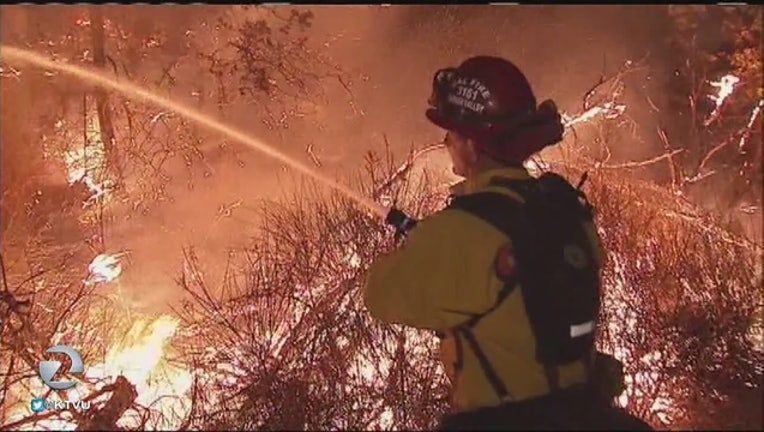 80174d14-VALLEY_FIRE__Thousands_flee_destructive__0_20150914051853