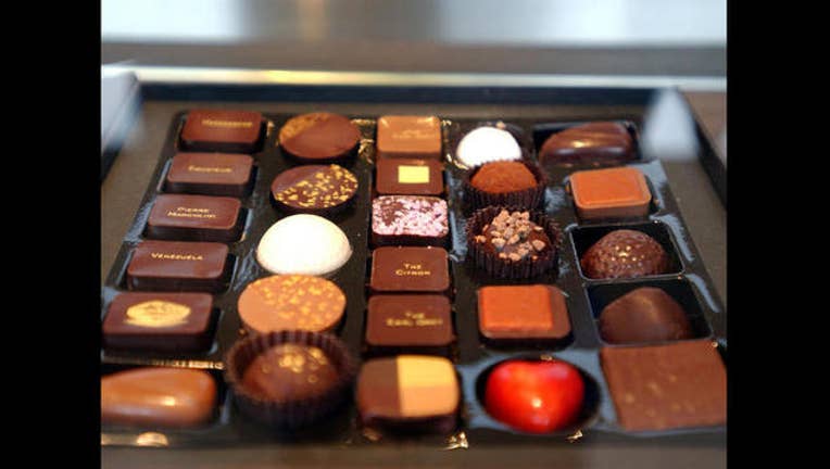 0619f246-BELGIUM VALENTINES CHOCOLATE_1454536123199