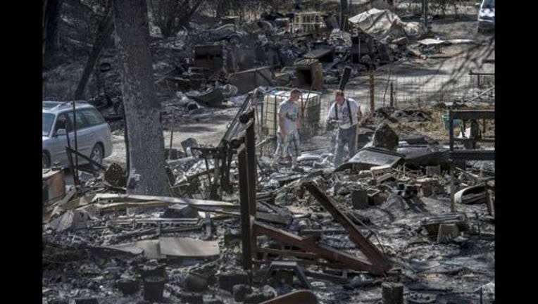 6924a93e-California Wildfires-Devastated Town_1443630577325
