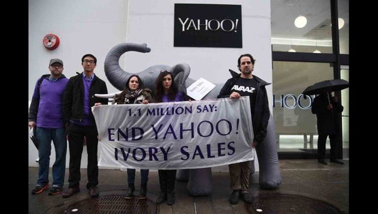 e33649e0-Yahoo_Japan_protest_1454432123913.jpg