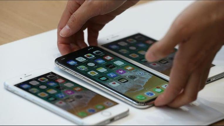d15e9e81-apple_new_Getty_1514500129024.JPG