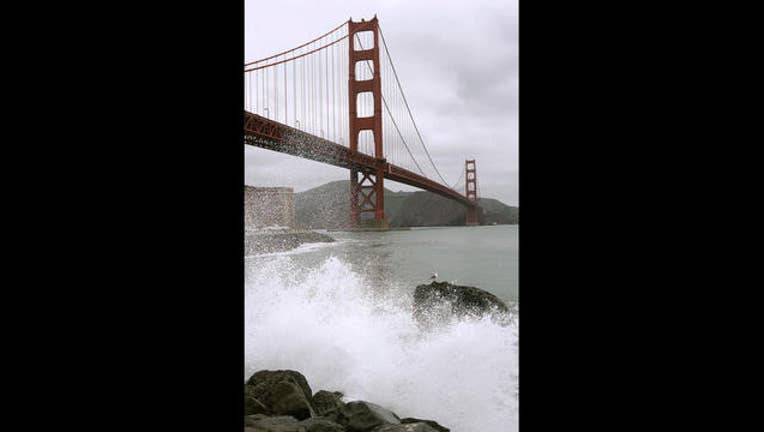 262ce3c4-GOLDEN GATE SUICIDES_1477628258718