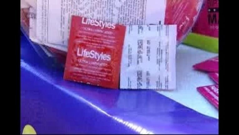 061860b1-SF School District approves providing condoms to middle schoolers
