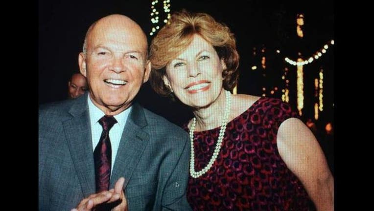 a62cba97-couple_1507934930379.JPG