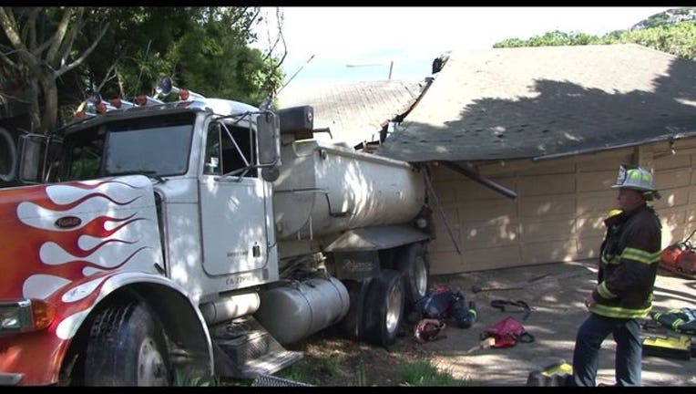 47e74516-dumptruck_1459991827879.jpg