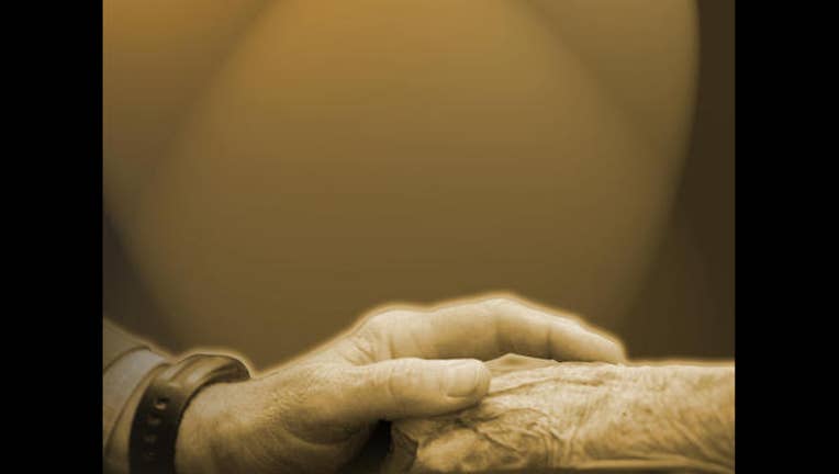 55245b60-elder_1476422251927.jpg