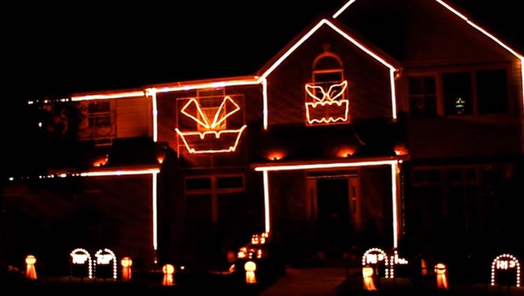 fad41d9f-halloweendisplay_1445940962064-401720.jpg