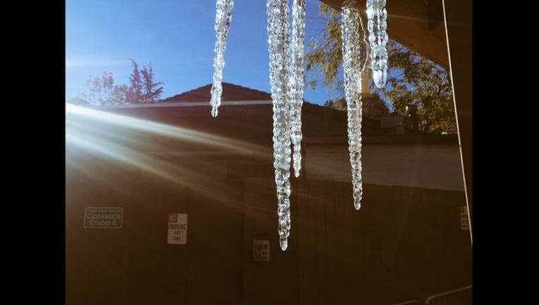 1e42b1c2-icicles_1448695166038.jpg