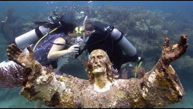 2ff4b8e6-Underwater Jesus statue