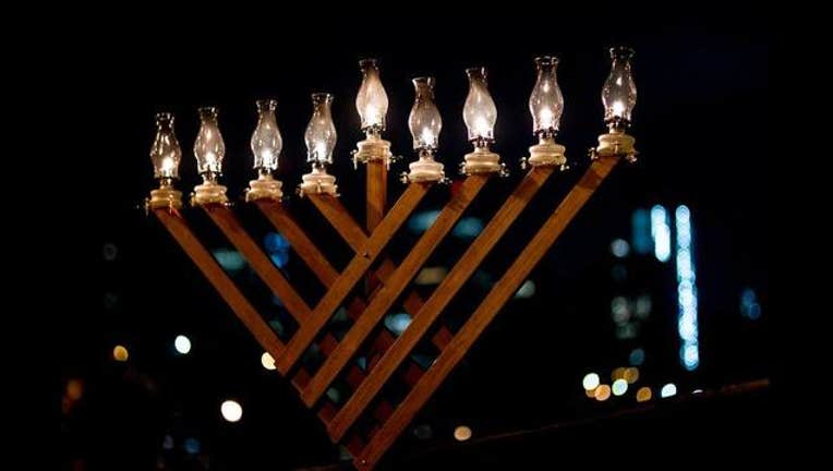 533f0196-menorah_1482975735510.jpg