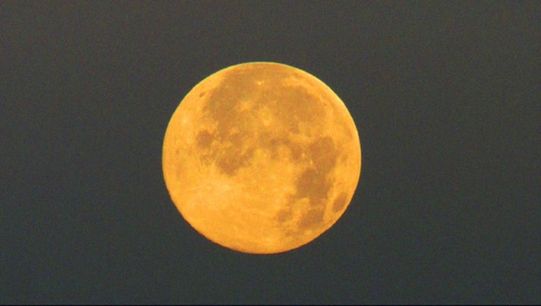 moon_1466443860321-407068-407068.jpg