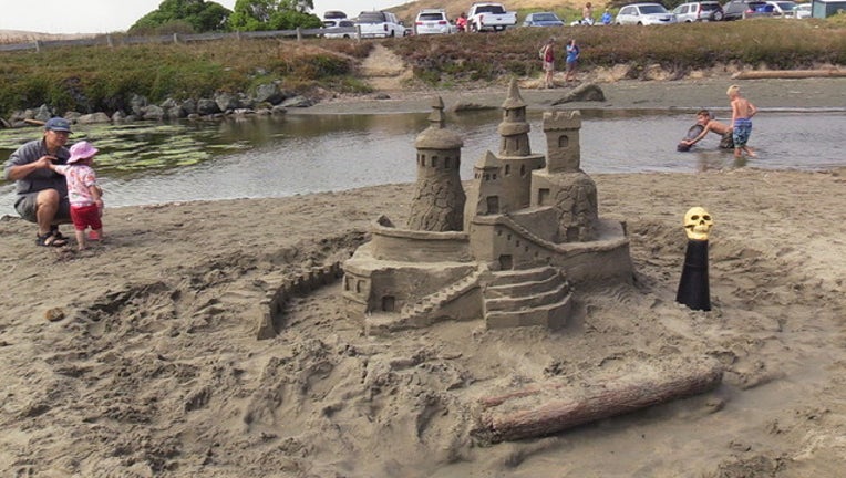 63b884be-sand sculpture_1566580170474.jpg.jpg