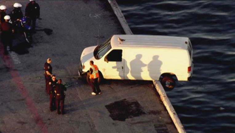 da3e61db-van-pier_1448072927547.jpg