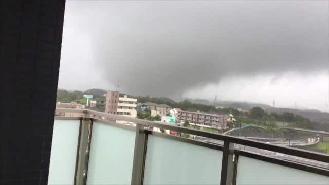 Powerful typhoon hits Japan