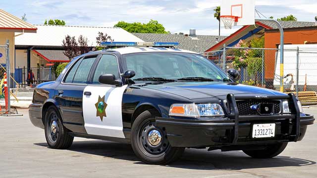 9-year-old boy dies in Mountain View apartment complex pool drowning