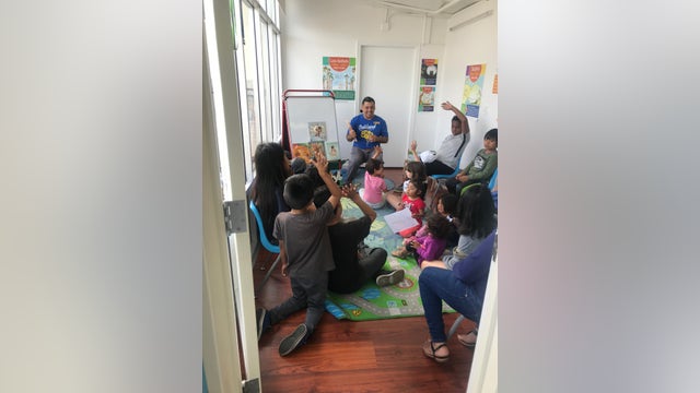 Oakland laundromat promotes love of reading, offering story-time for children