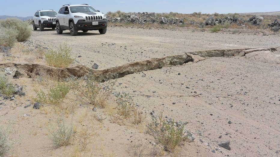 Photograph-taken-near-the-northern-end-of-the-rupture-resulting-from-the-M7.1-Searles-Valley-earthquake__Ryan-Gold__USGS.jpg
