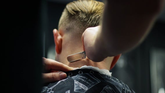 Salon offers silent haircut to combat an 'overstimulated world'