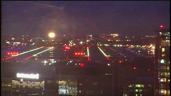 Boeing 737 lands safely at SJC after in-flight engine failure