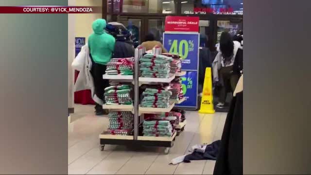 VIDEO: Shoplifters run off with piles of clothes from Hilltop Mall Sears