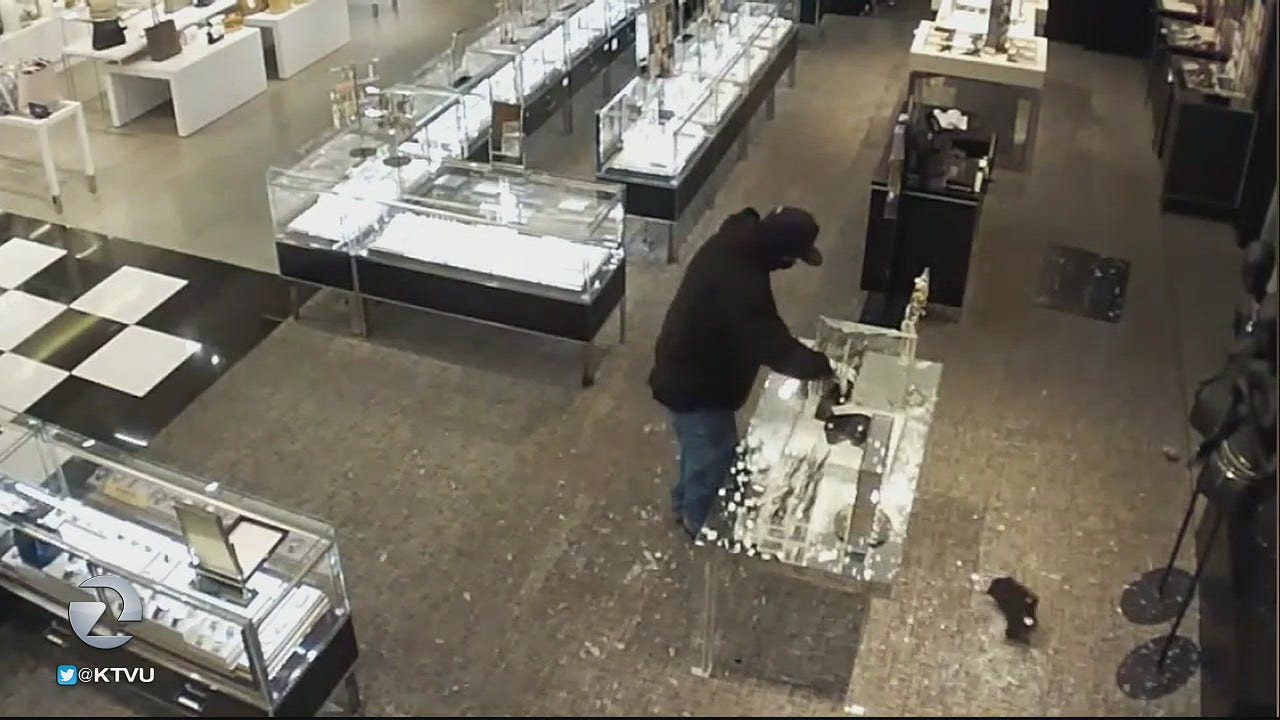 Video: Burglars smash through Palo Alto Bloomingdale's, stealing $83K in  jewelry and watches