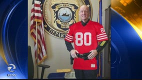 Green Bay police chief dons 49ers' jersey to make good on friendly wager