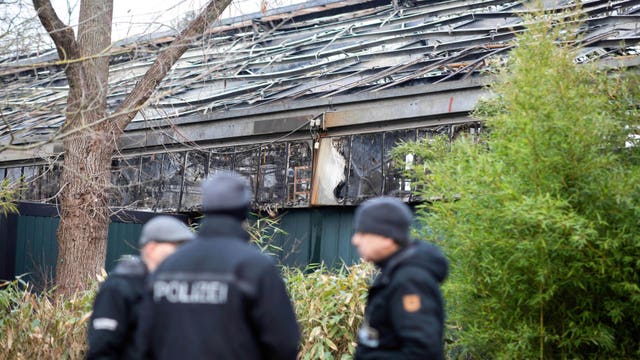 Mother, 2 daughters investigated for causing fire that killed more than 30 animals at German zoo