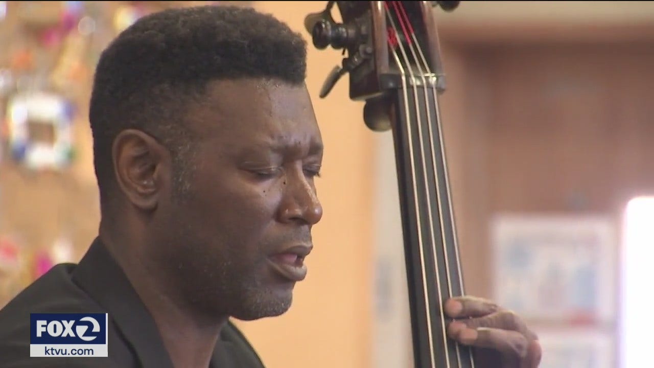 Composer, musician Marcus Shelby plays San Francisco students a Black