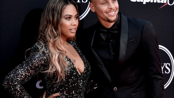 Steph Curry shares steamy photo with wife Ayesha while on vacation