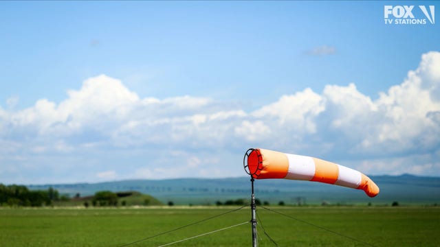 2 men killed in small plane crash at Hawaii airfield