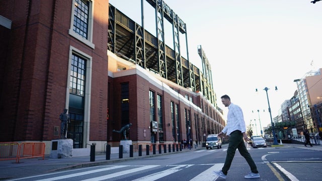 Fan favorite Hunter Pence returning to San Francisco Giants
